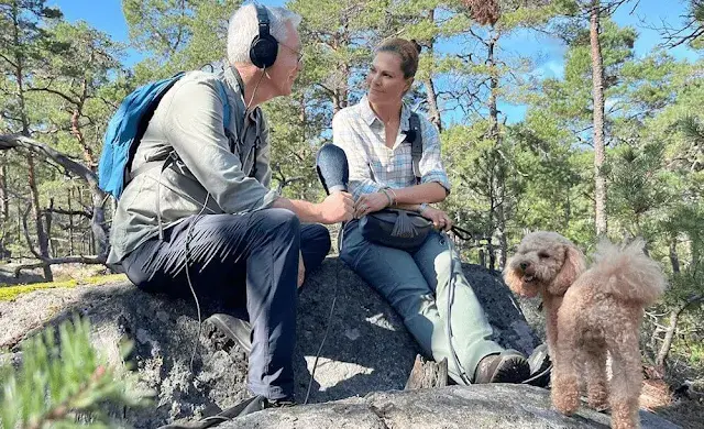 Crown Princess Victoria wore a stretch shirt by Fjallraven. Dog Rio. Tyresta National Park