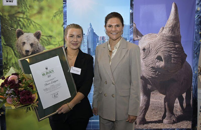 Crown Princess Victoria wore a Sandy blazer from By Malina. Vesna W Meghan goldbeige silk blouse. Therese Lindgren