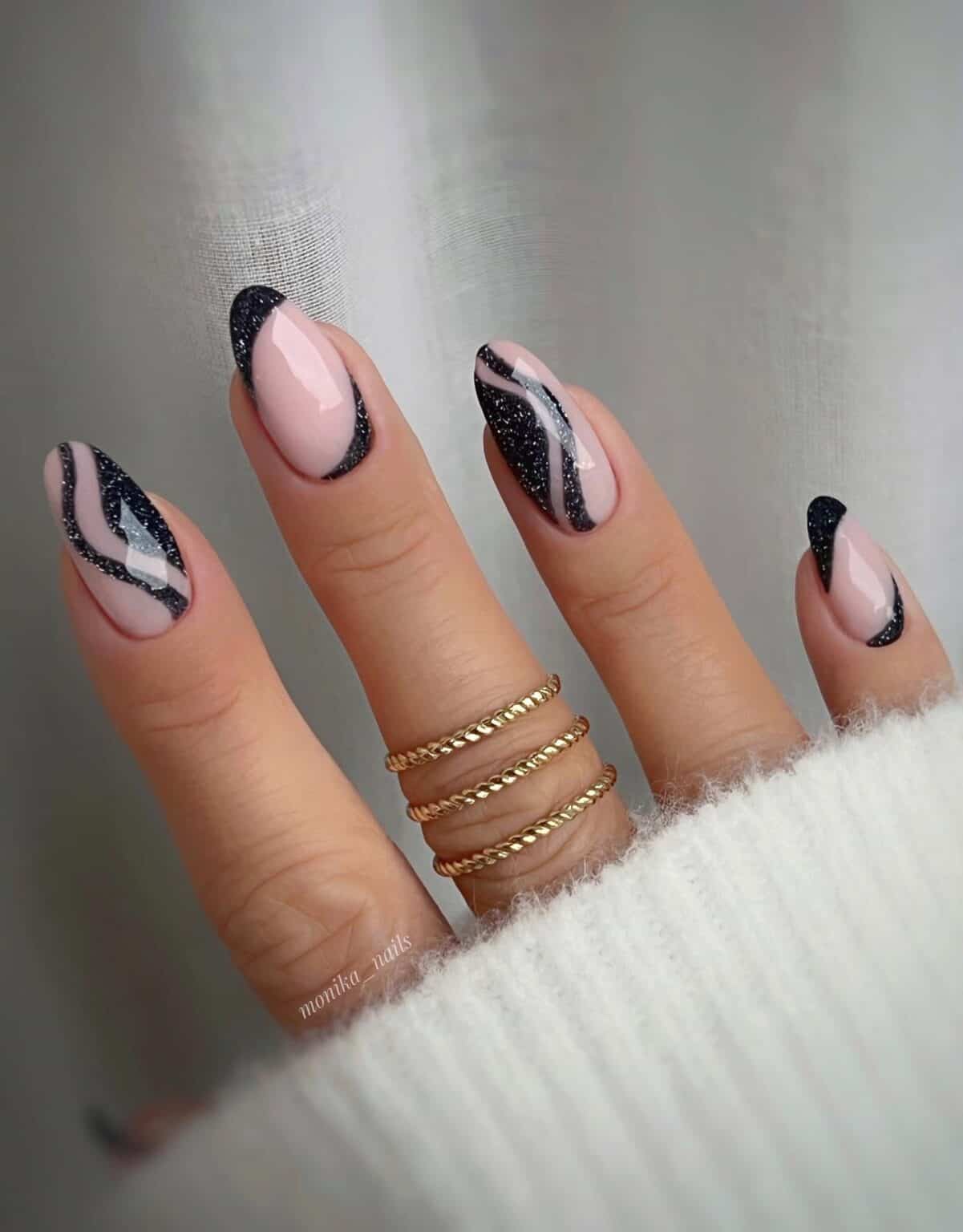 Black Nail Designs | Nude Nails w/ Glitter Waves