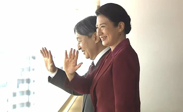 Empress Masako wore a wine red burgundy blazer suit, and ruby earrings. Tenno Sho Autumn Races in Fuchu City