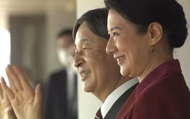 Empress Masako wore a wine red burgundy blazer suit, and ruby earrings. Tenno Sho Autumn Races in Fuchu City