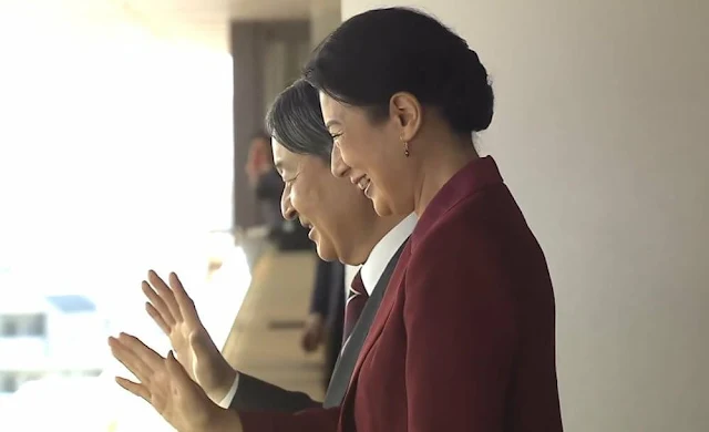 Empress Masako wore a wine red burgundy blazer suit, and ruby earrings. Tenno Sho Autumn Races in Fuchu City