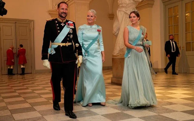 Crown Princess Victoria, Crown Princess Mette-Marit, Princess Ingrid Alexandra, Princess Elisabeth, Princess Amalia. Diamond tiara