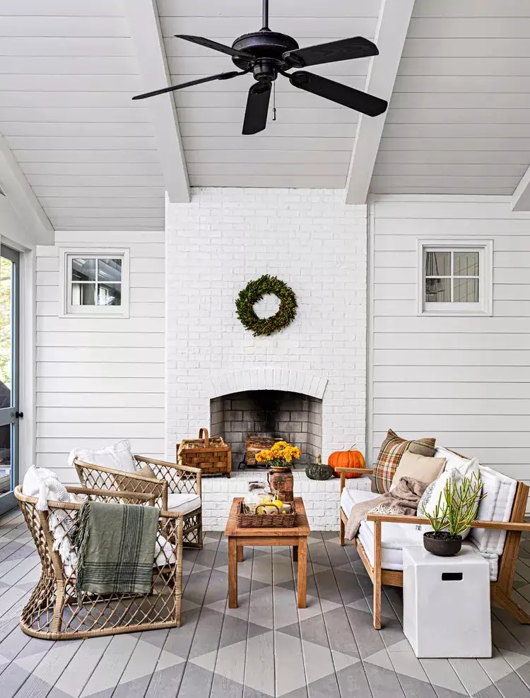 Farmhouse Screen Porch