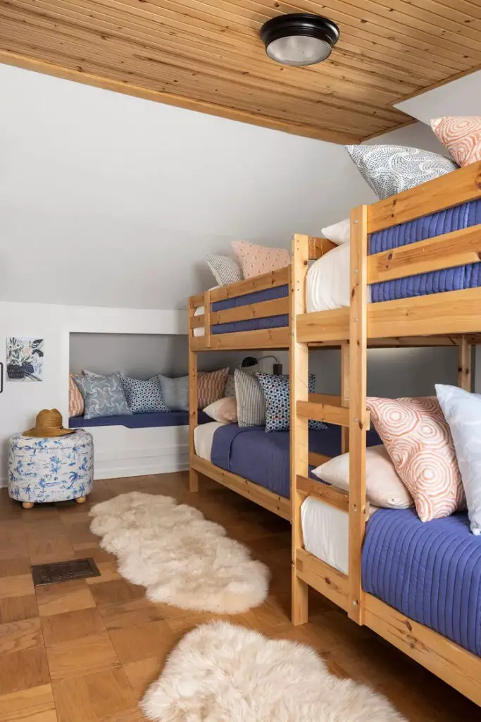 Exploring 15 Bed Types and Bed Sizes: Bunk Bed