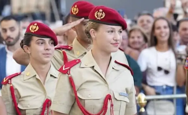 Crown Princess Leonor visited the Pilar Cathedral as a cadet of the General Military Academy of Zaragoza