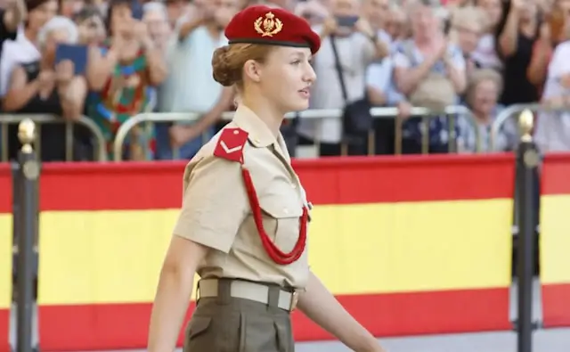 Crown Princess Leonor visited the Pilar Cathedral as a cadet of the General Military Academy of Zaragoza