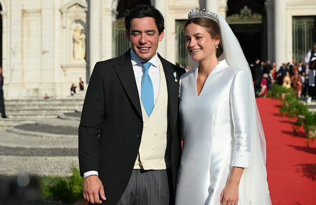 Infanta Maria wore the diamond tiara of the last Queen of Portugal, Queen Amelie. Luzia do Nascimento wedding gown