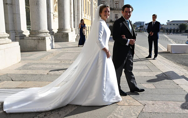 Infanta Maria wore the diamond tiara of the last Queen of Portugal, Queen Amelie. Luzia do Nascimento wedding gown