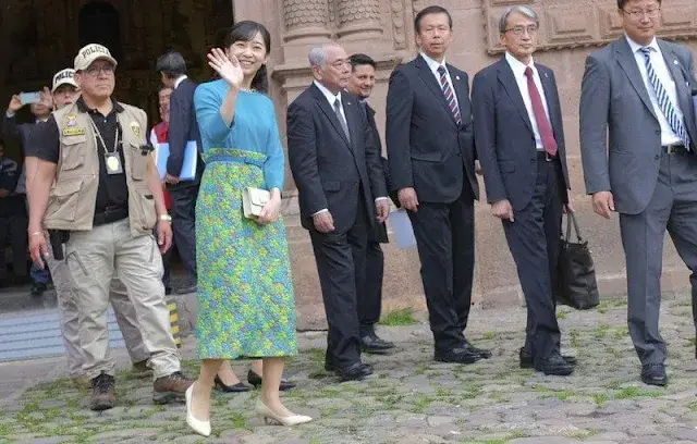 The Cathedral of Cusco or Cathedral Basilica of the Virgin of the Assumption. Princess Kako wore a green floral print skirt