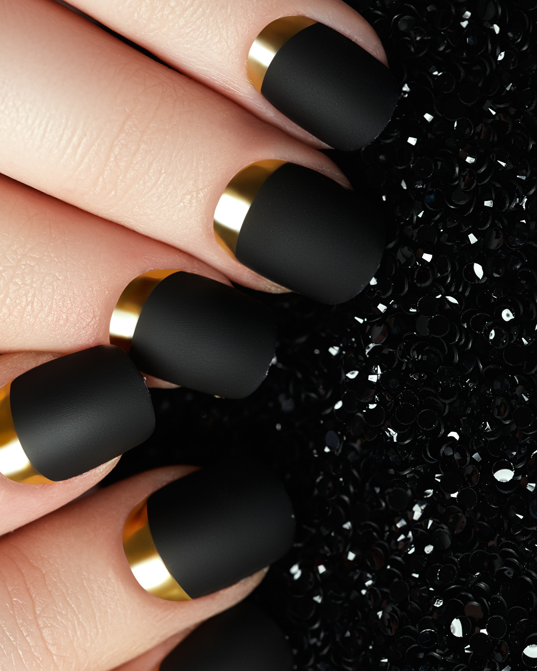 black and gold wedding nails matte and chrome - Black and Gold Wedding Nail Designs