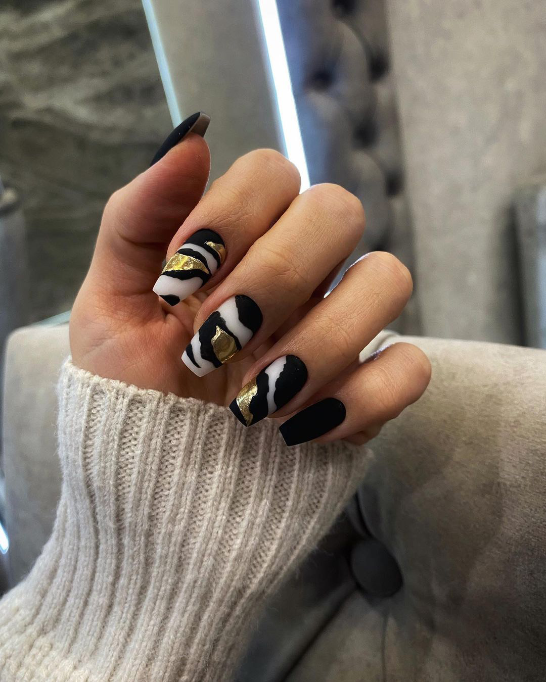 black and gold wedding nails matte white and chrome nastya_nogti_lak - Black and Gold Wedding Nail Designs