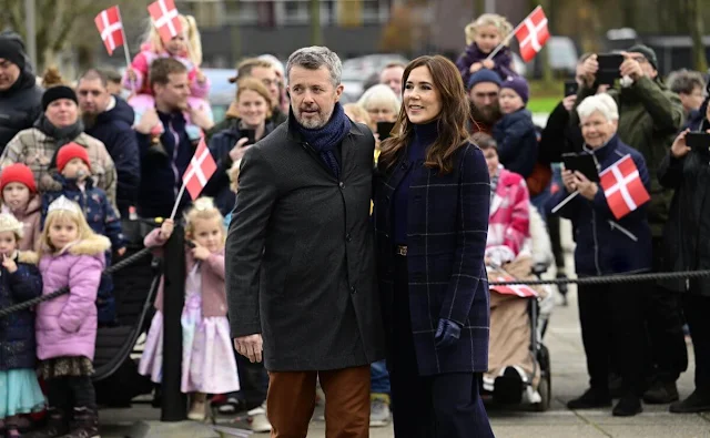 Crown Princess Mary wore a Reversible coat by Massimo Dutti. Princess Isabella. Crown Prince Couple's Awards 2023