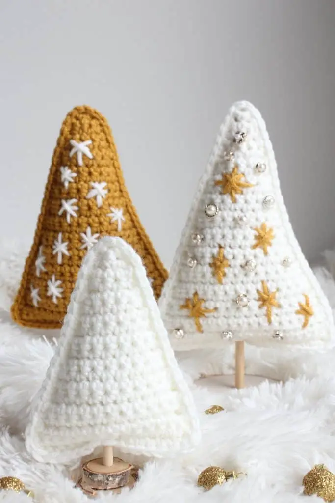 Elegant Gold & White Crochet Christmas Trees for a Stylish Holiday