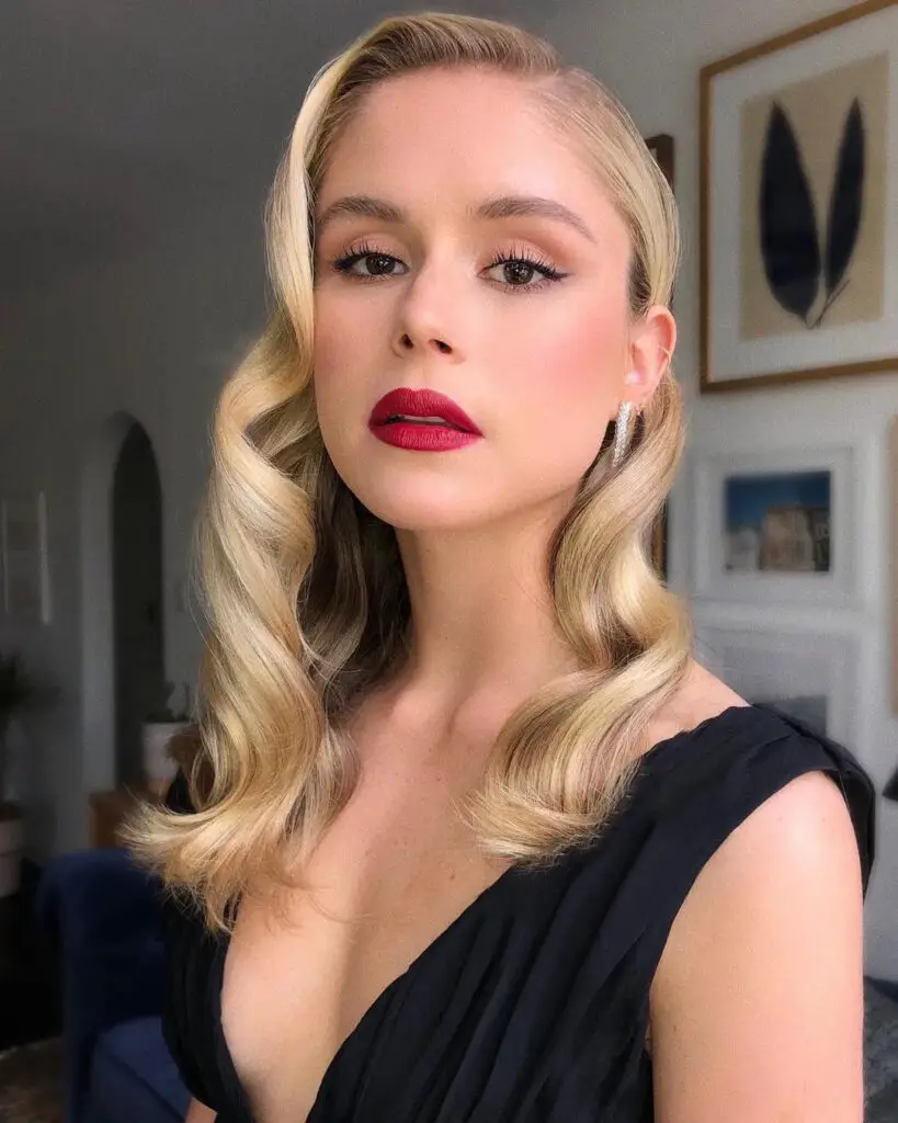 Classic Crimson Lips: Timeless Elegance for the Holidays