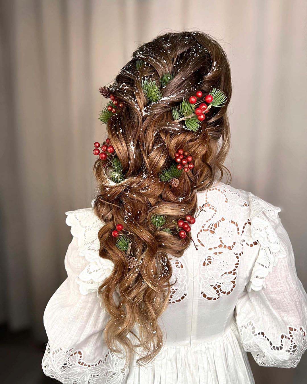 winter wedding hairstyles curly hair with christmas accessories cathrineheierenhansen