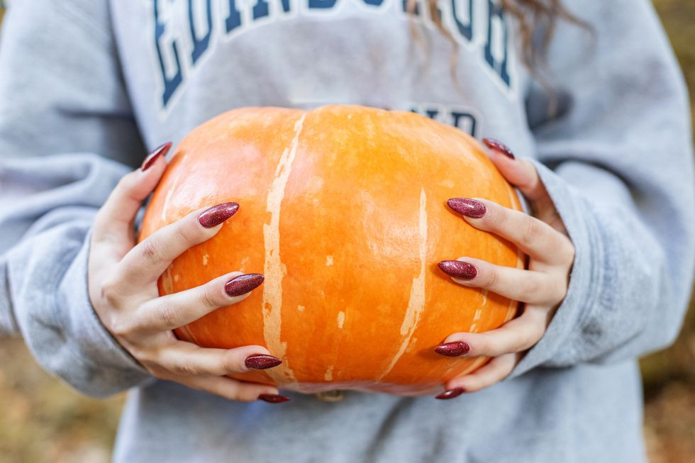 Long Sparkly Nails for Glamorous Thanksgiving Celebrations