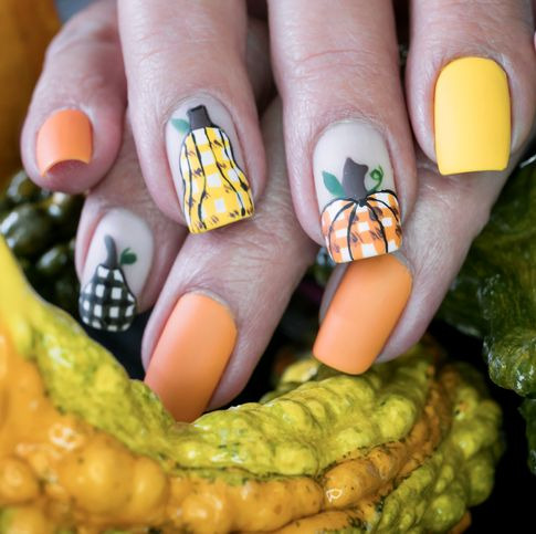 Pumpkins and Gourds Thanksgiving Nails: Whimsical Harvest Charm