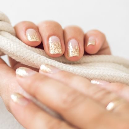 Sparkly Thanksgiving Nails: Adding Sparkle to Your Holiday Look