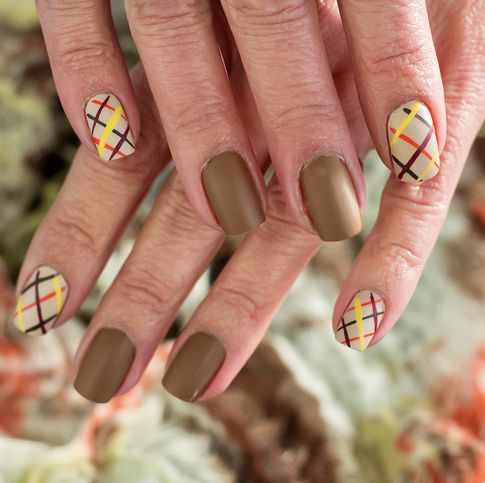 Plaid Thanksgiving Nails: Cozy and Stylish Nail Art