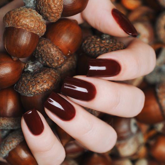 Dramatic Thanksgiving Nails: Striking Nail Art for the Season