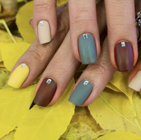 Rhinestone Thanksgiving Nails: Adding a Touch of Glamour to Your Look