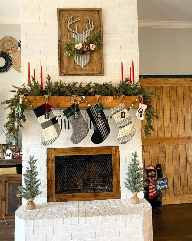 Rustic Charm: Farmhouse Christmas Mantel Decor Inspiration