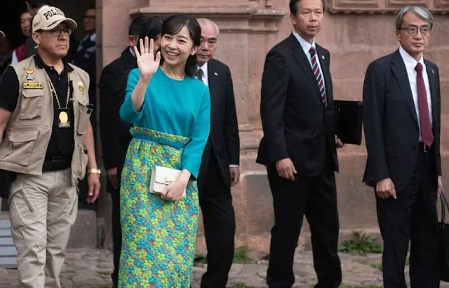 The Cathedral of Cusco or Cathedral Basilica of the Virgin of the Assumption. Princess Kako wore a green floral print skirt