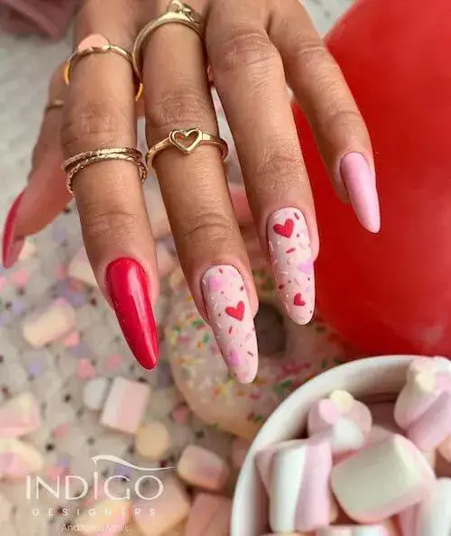 Stunning Pink and Red Valentine's Day Nail Ideas