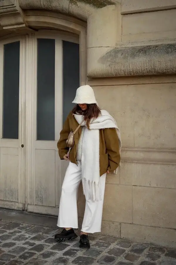 Chic White Scarves: A Must-Have Accessory for Every Wardrobe