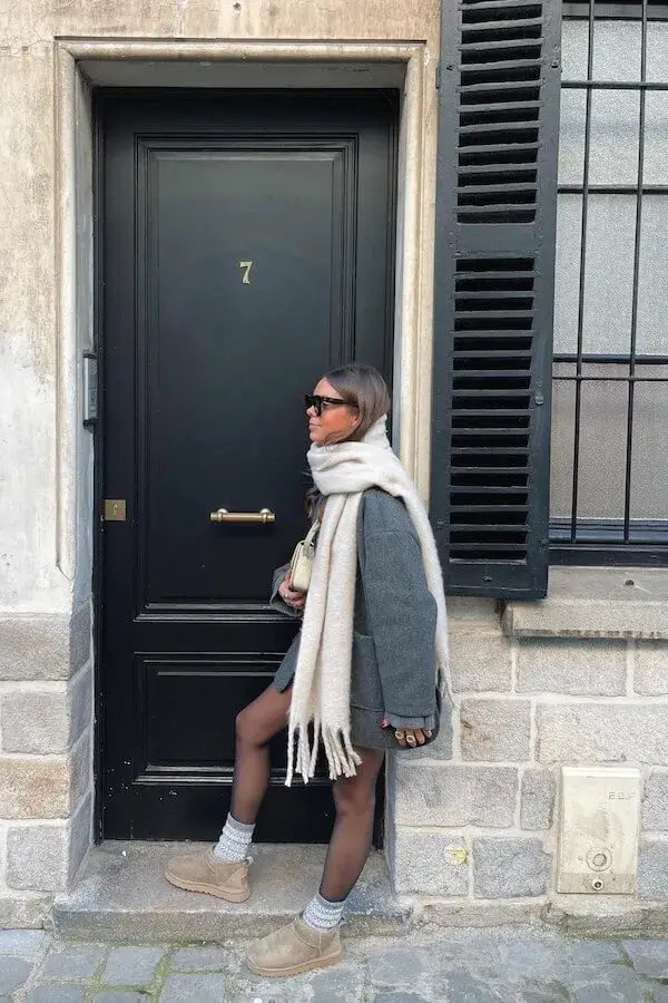 Chic White Scarves: A Must-Have Accessory for Every Wardrobe