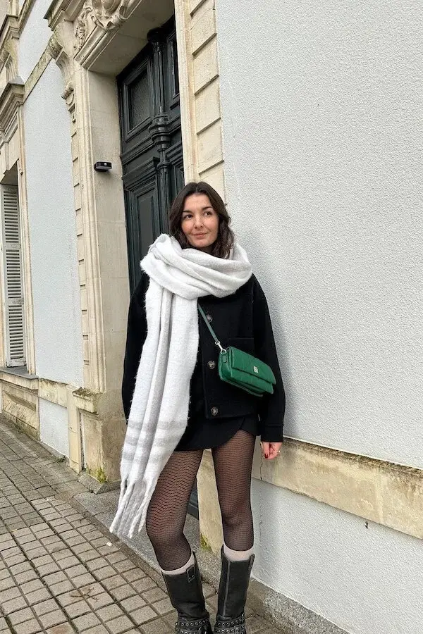 Chic White Scarves: A Must-Have Accessory for Every Wardrobe