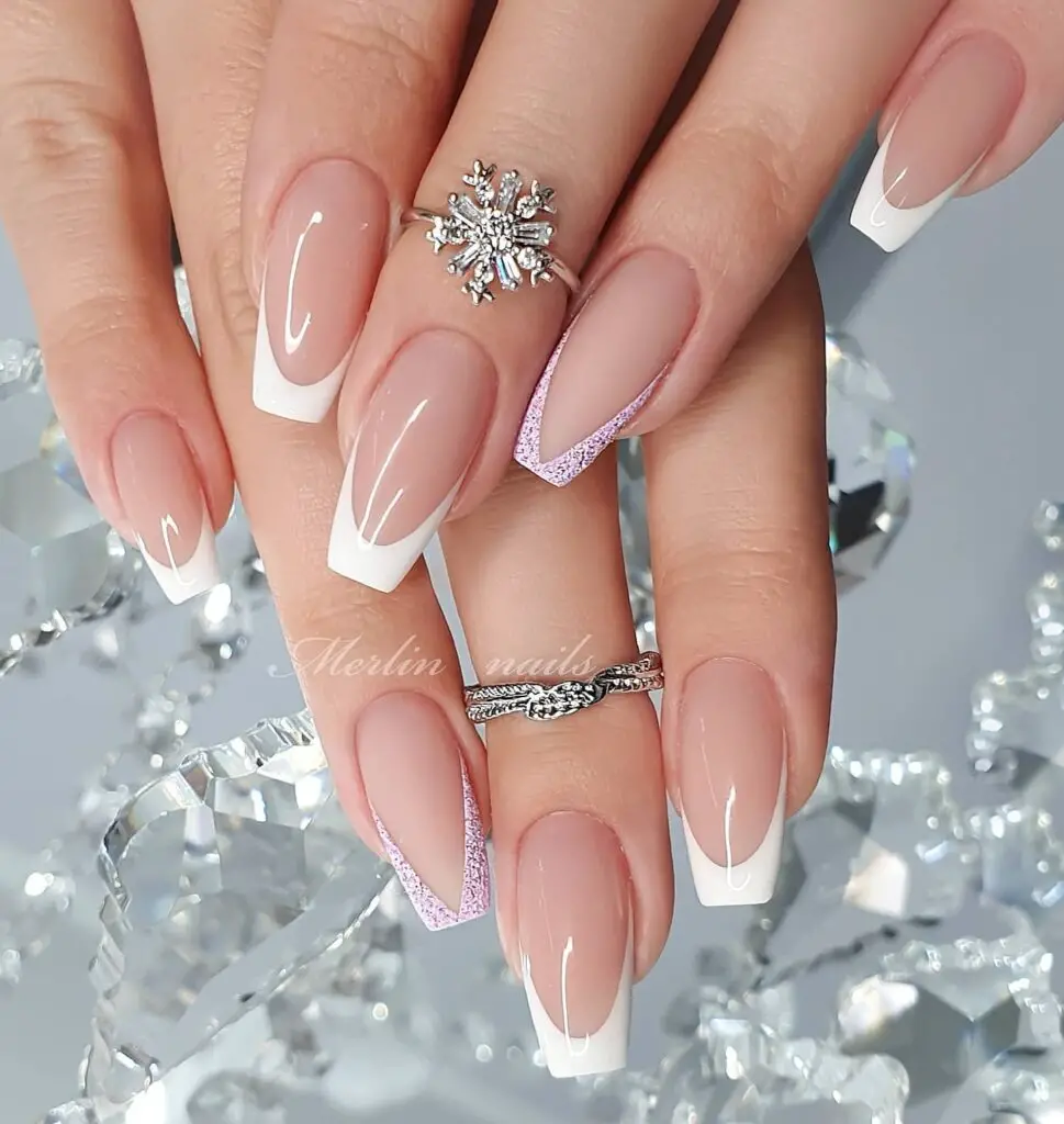 Frosty Tips: Adding Glamour to Your Nails