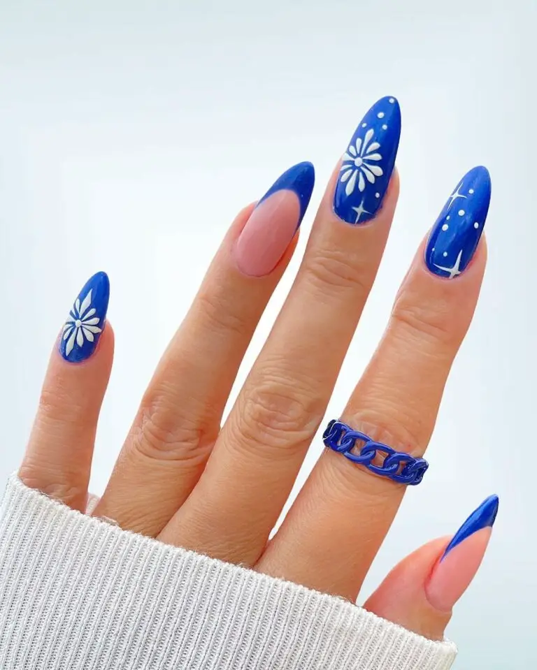 Almond Royal Blue Christmas Nails: Regal Beauty