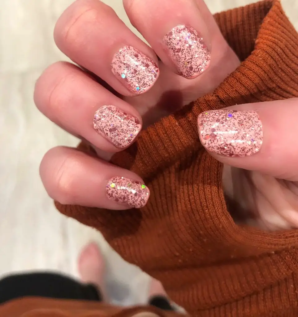 Bubbly Celebration: Champagne Sparkles on Your Nails