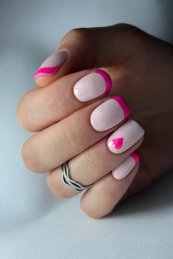 Short and Sweet: Pink Short Nails for Valentine's Day