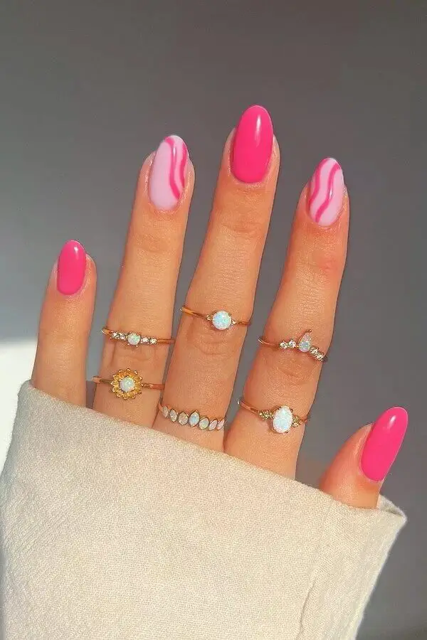 Short and Sweet: Pink Short Nails for Valentine's Day