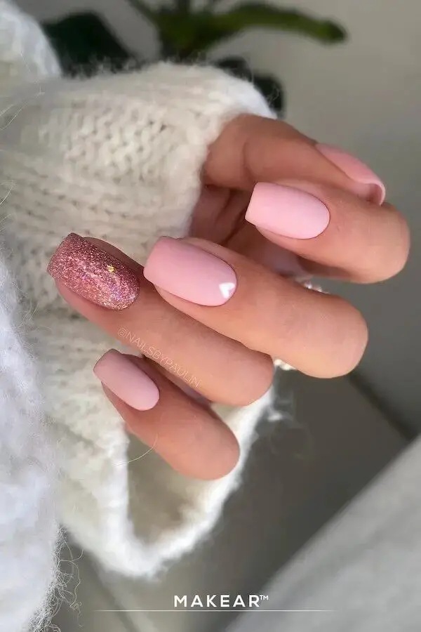 Short and Sweet: Pink Short Nails for Valentine's Day