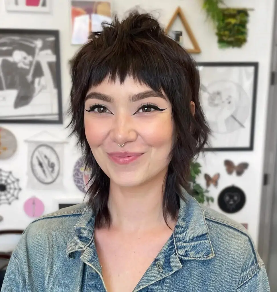 Sassy Brunette Mullet: A Playful Twist on the Classic Wolf Cut