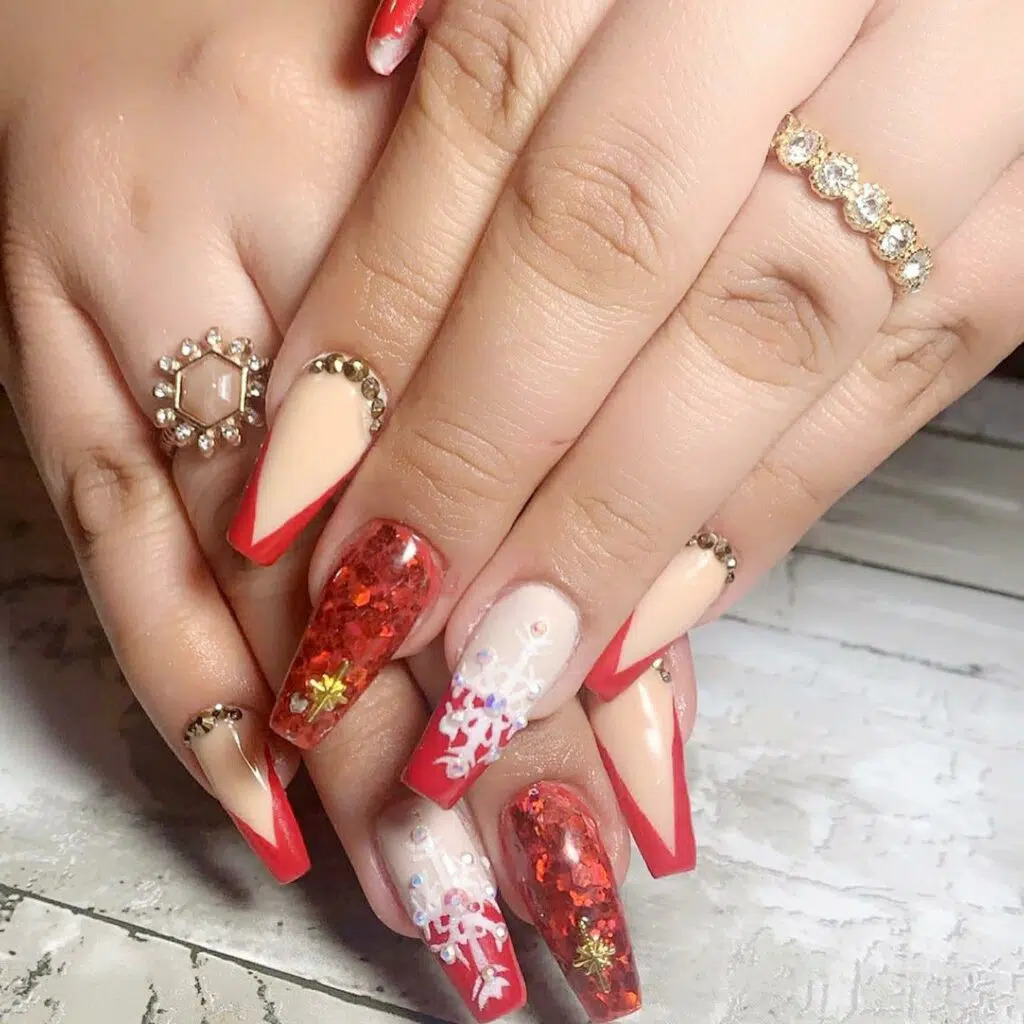 Red Diamond Radiance: Christmas Coffin Nails