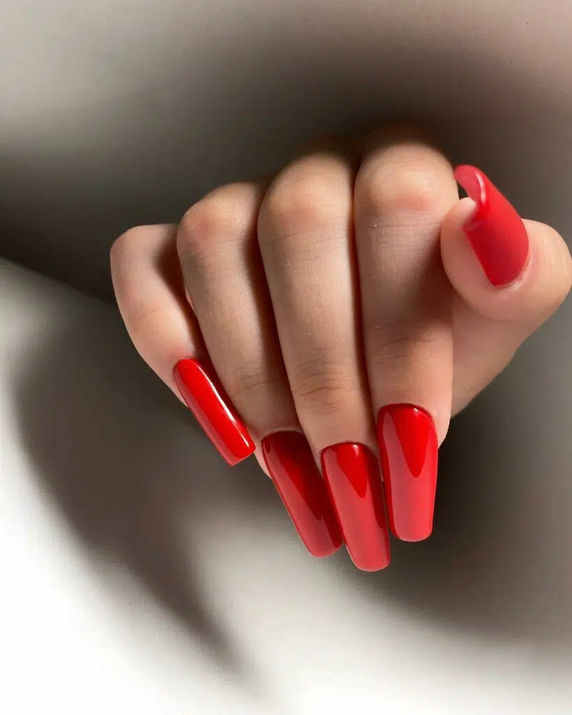 Classic Santa Red Chic: Christmas Nail Inspirations