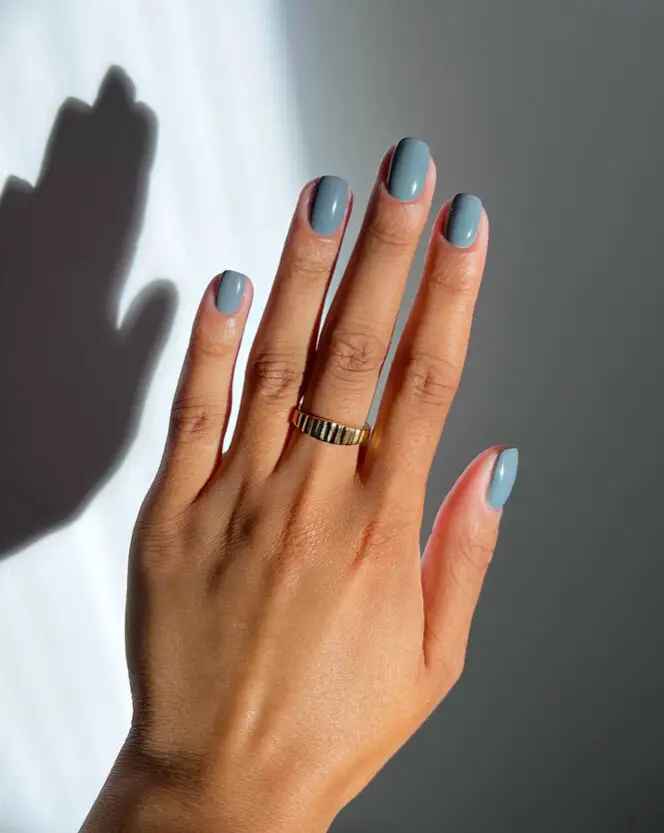 Iram's Blue or Grey: A Winter Nail Dilemma