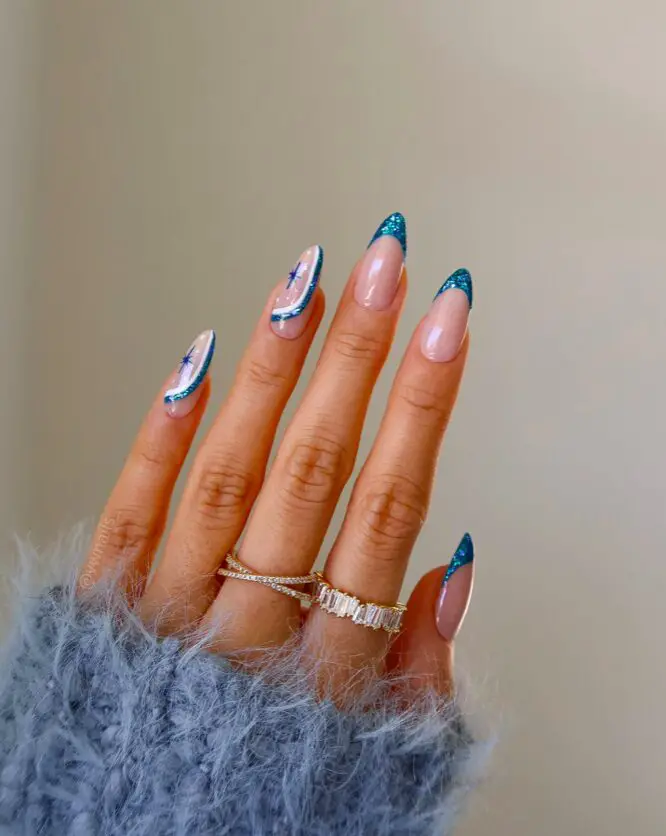 Vivian's Silent Night: Blue Nails for a Cozy Winter