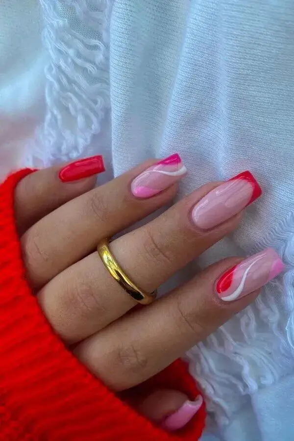 Short and Sweet: Pink Short Nails for Valentine's Day