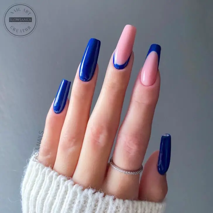 Faustyna's Rich Blue Nails: Opulent Winter Nail Style