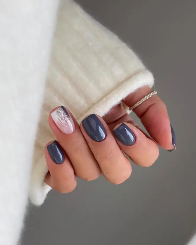 45+ Stunning January Nail ideas 2024: Touch of Sparkle Nails via Paulina – Glittery Accents for January