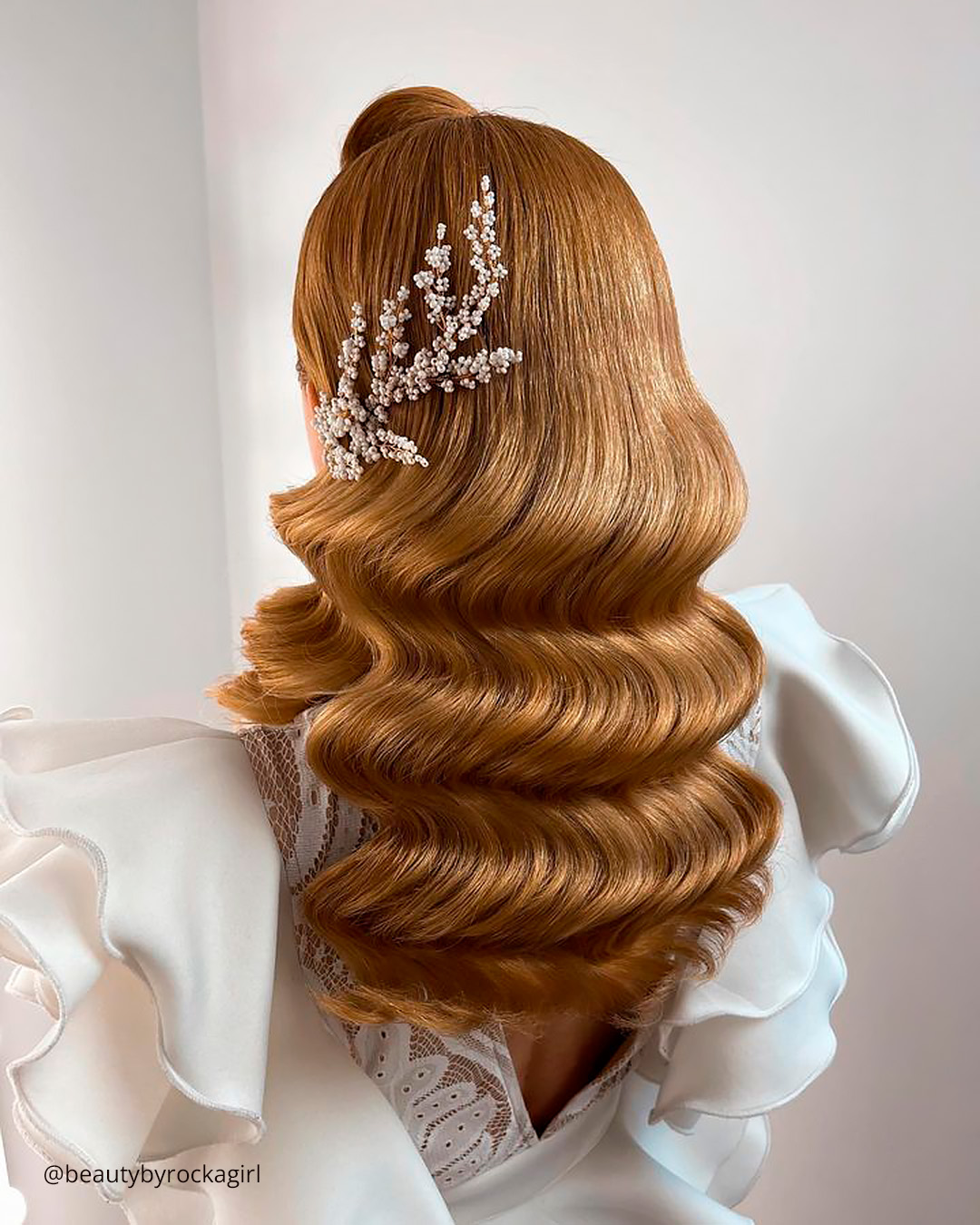 Glamorous Hollywood Curls - Red Carpet-Ready Wedding Hairstyles