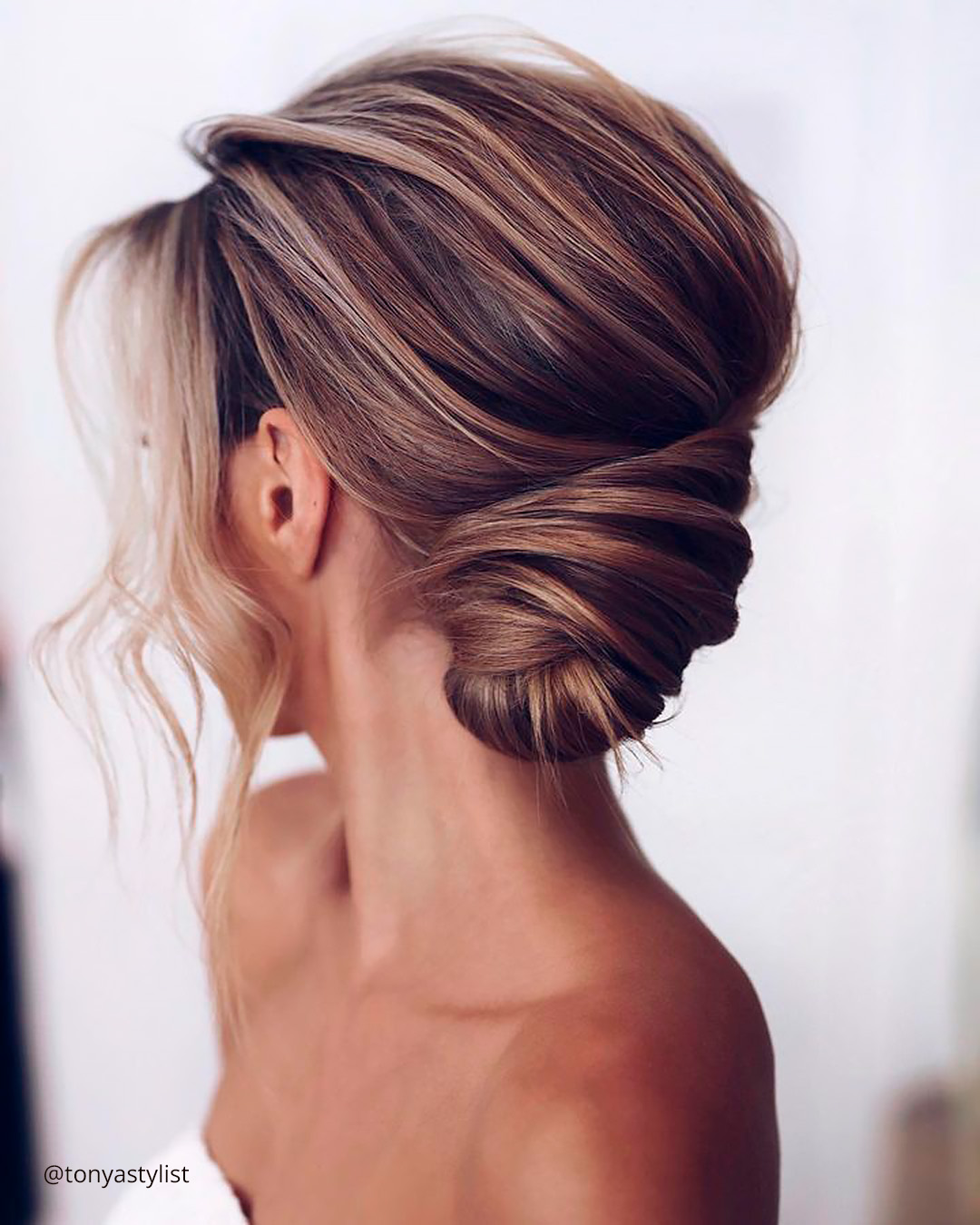 Side-Swept Wedding Hairstyles - Allure for Your Special Day