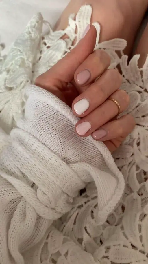 February Nail Ideas - Alternating Pink Shades