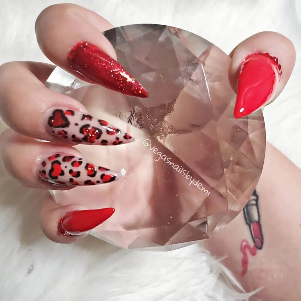 37+ Romantic Red Valentines Day Nails for a Perfect Date Night